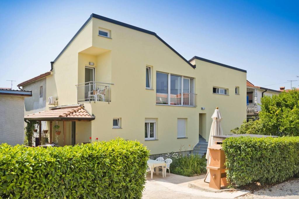 Apartments Neno Умаг Стая снимка