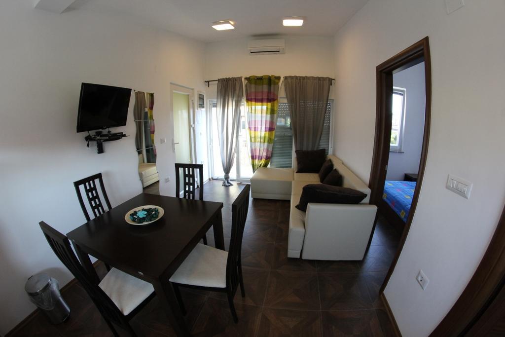 Apartments Neno Умаг Стая снимка