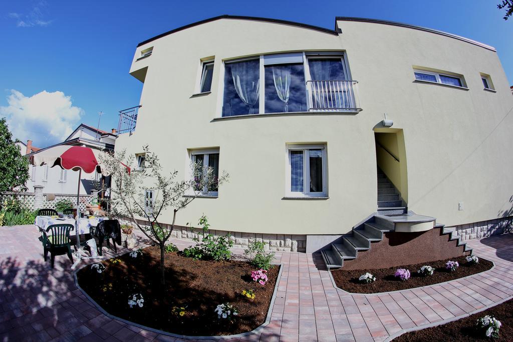 Apartments Neno Умаг Екстериор снимка