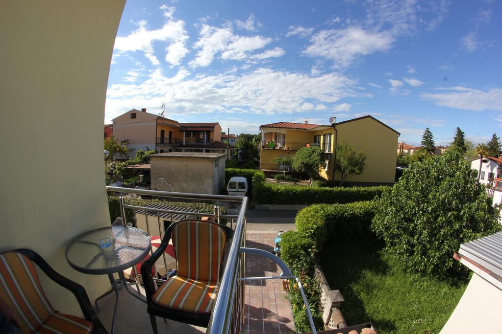 Apartments Neno Умаг Екстериор снимка